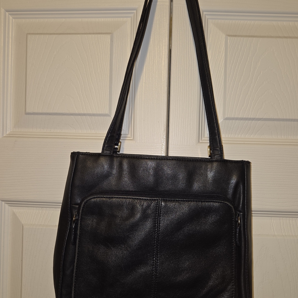 Aurielle Classic Black Leather Shoulder Bag